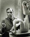 Beaux-Arts - Sculpture - Henry Laurens dans son atelier par Robert Doisneau - Toute utilisation et droit réservés par © Photothèque Ducatez